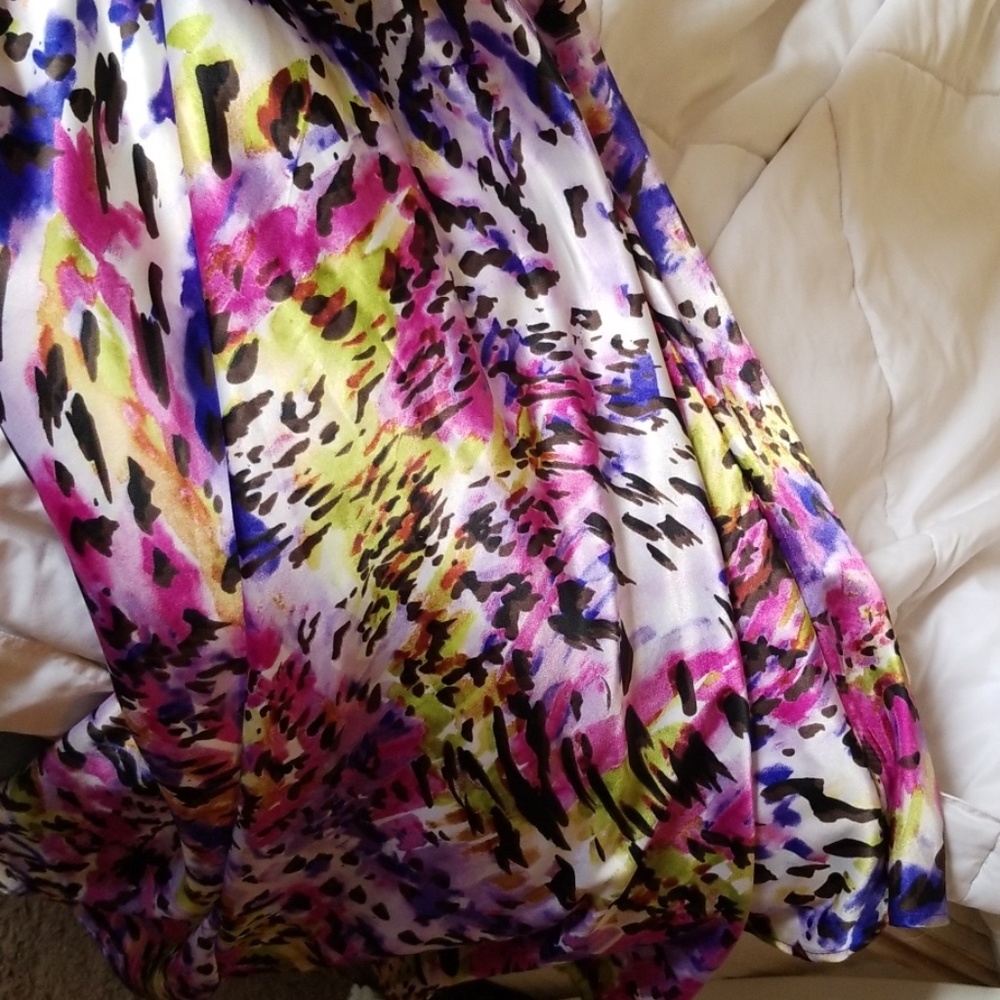 Gown - Picture 4 of 6